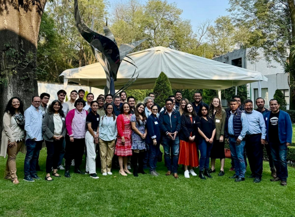 Desarrollo de la investigación laboral transfronteriza: el Centro Laboral de la UCLA organiza una reunión del Centro Laboral en la Ciudad de México